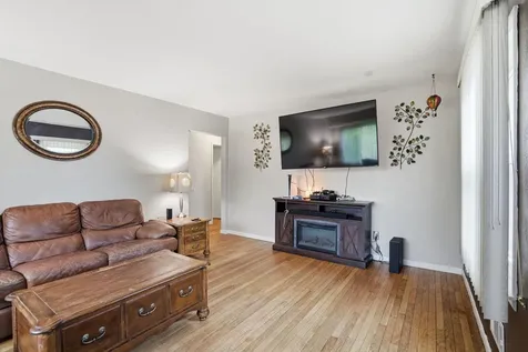 2985 Brunswick Dubuque IA 52001