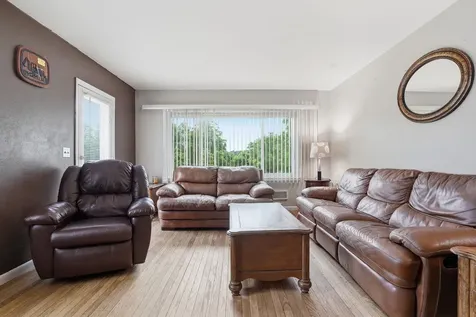 2985 Brunswick Dubuque IA 52001