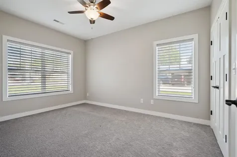 304 S Chestnut Edgewood IA 52042