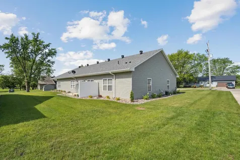 304 S Chestnut Edgewood IA 52042