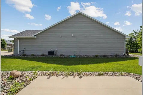 304 S Chestnut Edgewood IA 52042