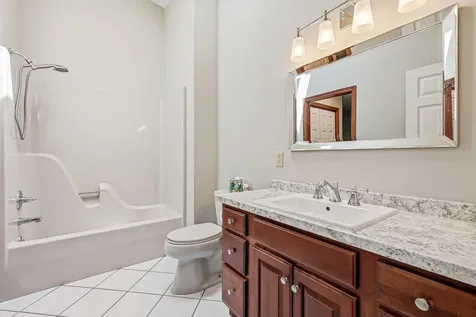 2205 Trenton Dubuque IA 52002
