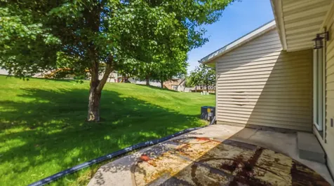 2205 Trenton Dubuque IA 52002