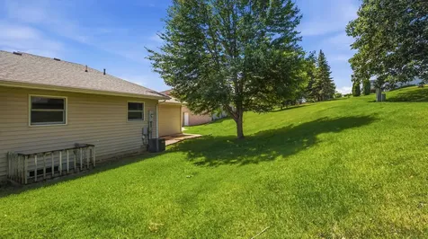 2205 Trenton Dubuque IA 52002