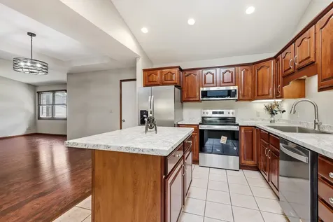 2205 Trenton Dubuque IA 52002