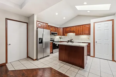 2205 Trenton Dubuque IA 52002