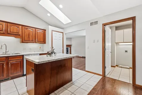 2205 Trenton Dubuque IA 52002