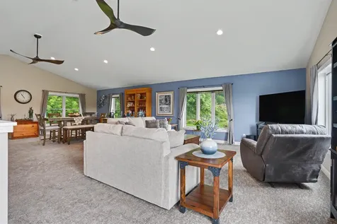 102 N Bluff Guttenberg IA 52052