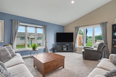 102 N Bluff Guttenberg IA 52052