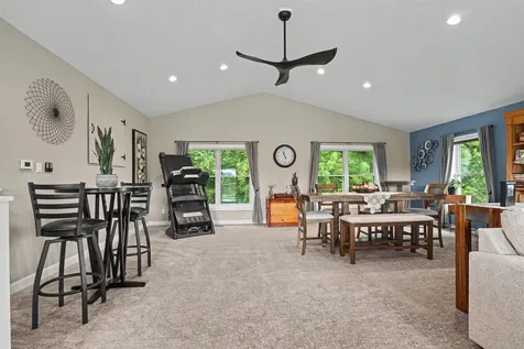 102 N Bluff Guttenberg IA 52052