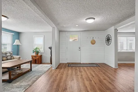 102 N Bluff Guttenberg IA 52052