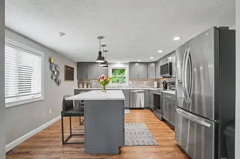 102 N Bluff Guttenberg IA 52052