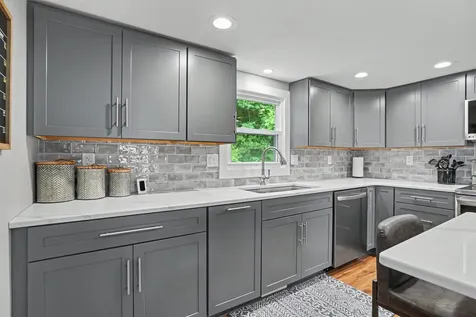 102 N Bluff Guttenberg IA 52052