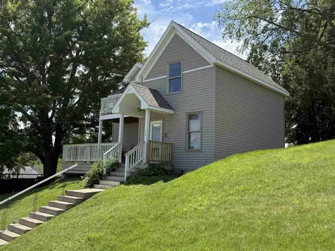 277 Quince Dubuque IA 52001