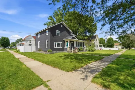 400 E Fayette Manchester IA 52057-000
