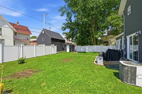 400 E Fayette Manchester IA 52057-000