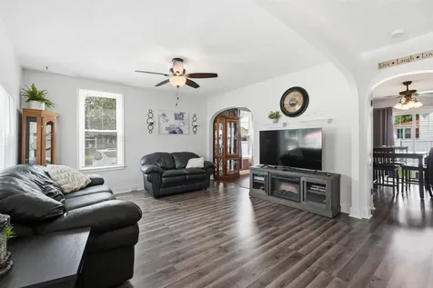 400 E Fayette Manchester IA 52057-000