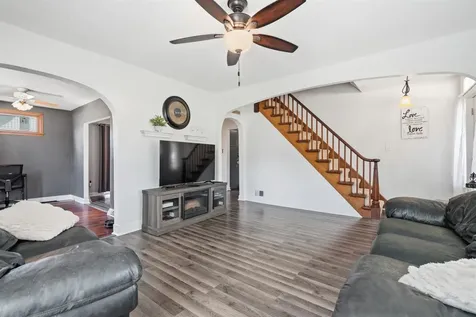 400 E Fayette Manchester IA 52057-000