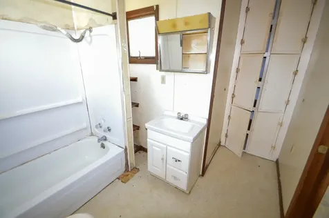 1109 Washington Bellevue IA 52031