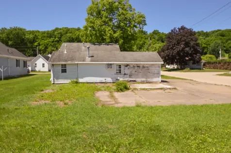 1109 Washington Bellevue IA 52031