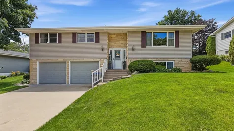 2786 Balboa Dubuque IA 52001