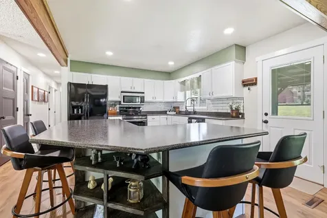 2786 Balboa Dubuque IA 52001
