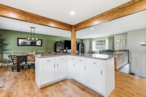 2786 Balboa Dubuque IA 52001