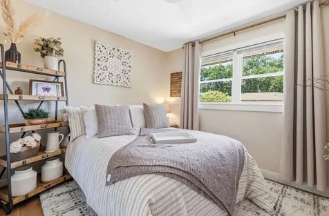 2786 Balboa Dubuque IA 52001