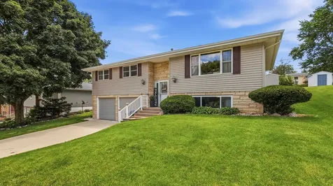 2786 Balboa Dubuque IA 52001