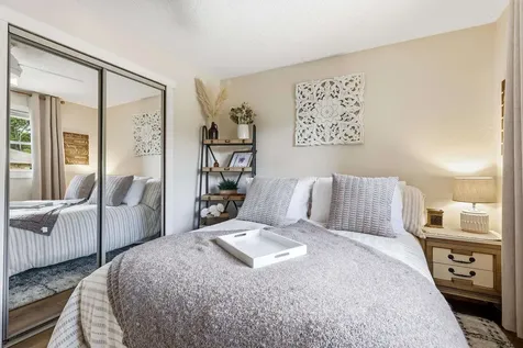 2786 Balboa Dubuque IA 52001