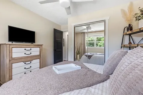 2786 Balboa Dubuque IA 52001
