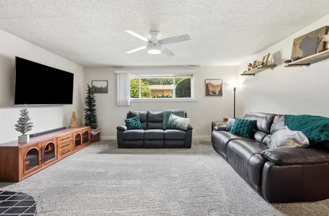 2786 Balboa Dubuque IA 52001