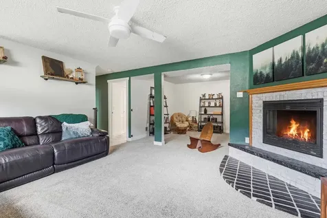 2786 Balboa Dubuque IA 52001