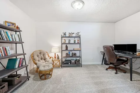 2786 Balboa Dubuque IA 52001