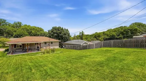 2786 Balboa Dubuque IA 52001