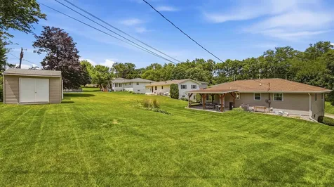 2786 Balboa Dubuque IA 52001