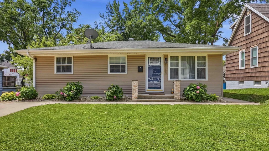 1150 Solon Dubuque IA 52001