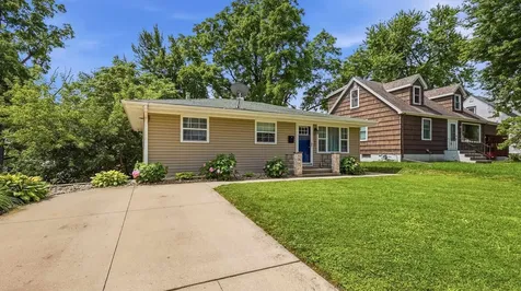 1150 Solon Dubuque IA 52001