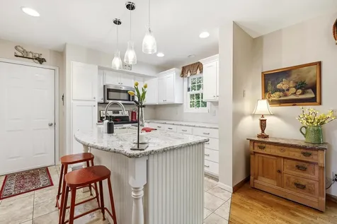 729 Brookview Dubuque IA 52003