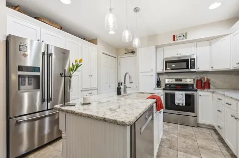 729 Brookview Dubuque IA 52003