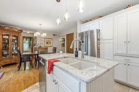 729 Brookview Dubuque IA 52003