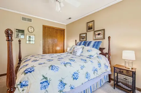 729 Brookview Dubuque IA 52003