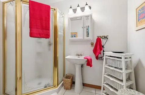 729 Brookview Dubuque IA 52003