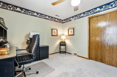 729 Brookview Dubuque IA 52003