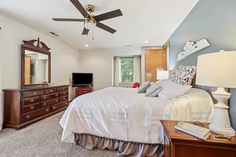 729 Brookview Dubuque IA 52003