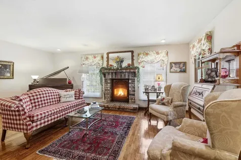 729 Brookview Dubuque IA 52003