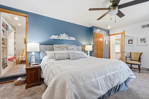 729 Brookview Dubuque IA 52003