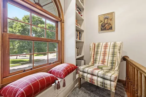 729 Brookview Dubuque IA 52003