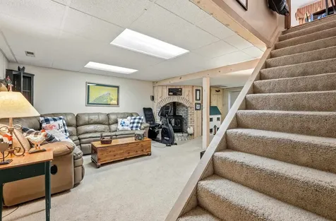 729 Brookview Dubuque IA 52003