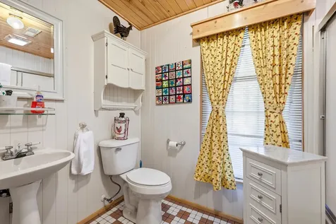 729 Brookview Dubuque IA 52003